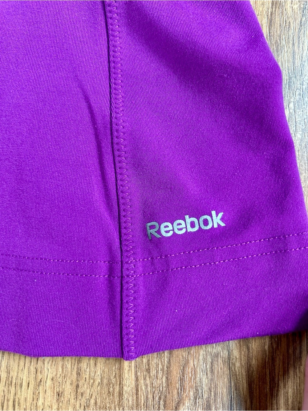 💜 •3/$20• Reebok V-Neck Active Top - Picture 4 of 10